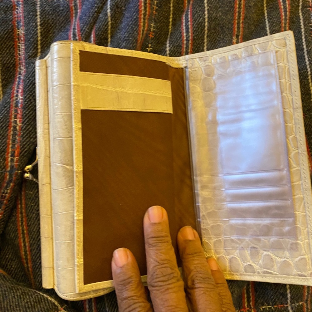 Wallet - Picture 5 of 6